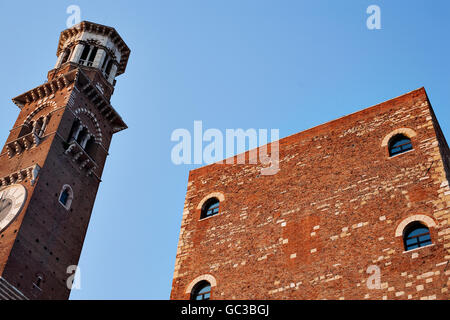 Torre dei Lamberti tower à Vérone, Italie, Europe Banque D'Images