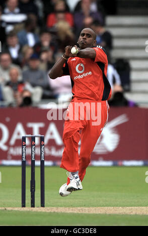 Cricket - série NatWest - Sixième journée internationale - Angleterre / Australie - Trent Bridge. Dimitri Mascarehhas, Angleterre Banque D'Images