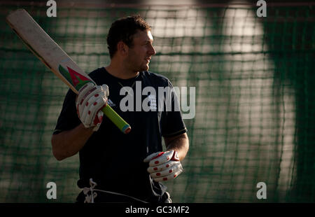 Cricket - session Angleterre nets - Université de Witwatersrand - Johannesburg.Tim Bresnan, en Angleterre, lors d'une session Internet à l'Université de Witwatersrand à Johannesburg. Banque D'Images