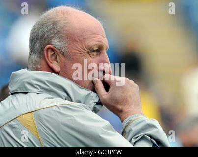 Football - Barclay's Premier League - Portsmouth / Everton - Fratton Park.Paul Hart, directeur de Portsmouth, sur la ligne de contact lors du match de la première ligue de Barclay au parc de Fratton, Portsmouth. Banque D'Images