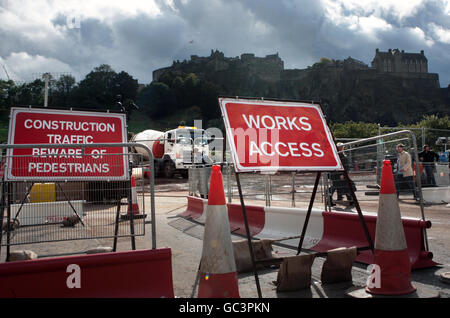 Une vue d'ensemble des travaux sur le projet de tramway d'Édimbourg, dans Princes Street. Banque D'Images