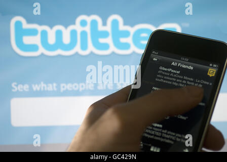 Le site Web Twitter et Tweetdeck fonctionnent sur un ipod touch Banque D'Images