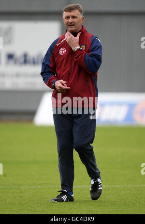 Football - International friendly - Ecosse v Japon - Scotland Training - Strathclyde Homes Stadium.Le nouvel entraîneur écossais Paul Hegarty lors d'une séance d'entraînement au stade Strathclyde Homes, à Dumbarton. Banque D'Images