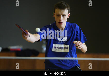 Rugby Union - défi de tennis de table - Centre communautaire de Knightswood.Sean Doherty, champion de tennis de table des moins de 18 ans en Écosse Banque D'Images