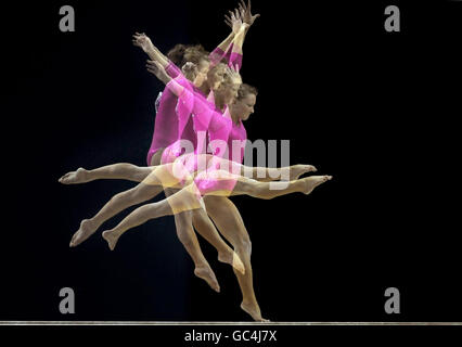 Le Bridget Sloan des États-Unis participe à la compétition pendant la finale All Round des femmes lors des championnats du monde de gymnastique à l'O2 Arena de Londres. Banque D'Images