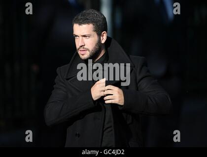 Shayne Ward arrivée pour les funérailles de Stephen Gately à l'église St Laurence O'Toole, Sevilla place, Dublin Banque D'Images
