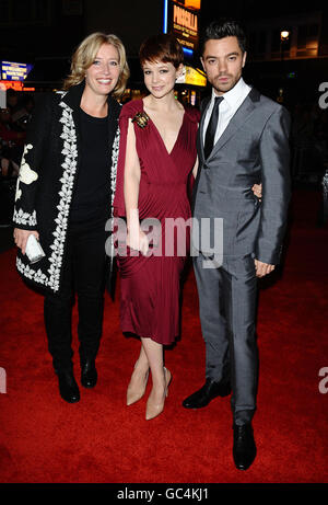 (De gauche à droite) Emma Thompson, Carey Mulligan et Dominic Cooper arrivent à la première d'une éducation, pendant le London film Festival, au cinéma vue West End à Leicester Square, Londres. Banque D'Images