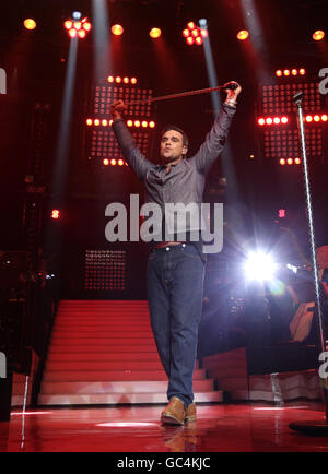 Robbie Williams à BBC Electric Proms - Londres Banque D'Images