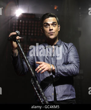 Robbie Williams à BBC Electric Proms - Londres Banque D'Images