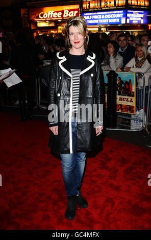 Julia Davis arrive pour la première du nouveau film Bunny et The Bull au cinéma vue West End à Londres. Banque D'Images