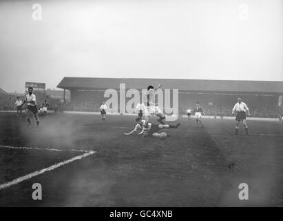 Soccer - Division de Ligue 1 - Charlton Athletic v Lincoln City - La Vallée - 1957 Banque D'Images