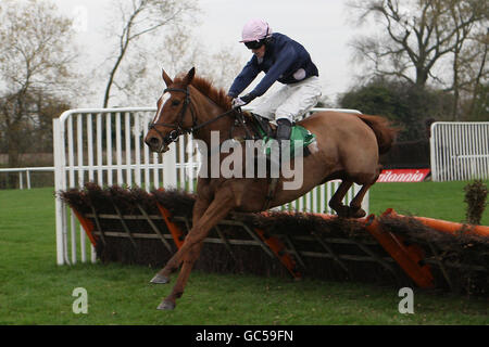 Les courses de chevaux - hiver chaud - Uttoxeter Racecourse Banque D'Images