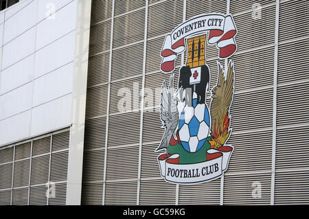 Vue générale du logo Coventry City sur le côté de la Ricoh Arena. Banque D'Images