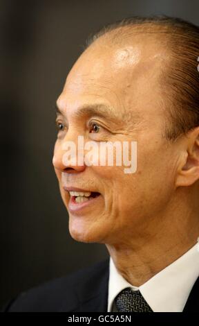 Jimmy Choo visites de l'Université De Montfort Banque D'Images