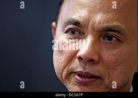 Jimmy Choo visites de l'Université De Montfort Banque D'Images