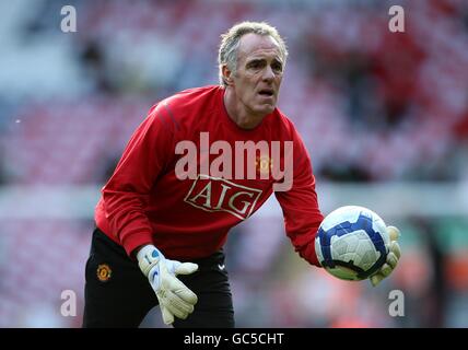 Football - Barclays Premier League - Liverpool / Manchester United - Anfield.Eric Steele, entraîneur de gardien de but de Manchester United Banque D'Images