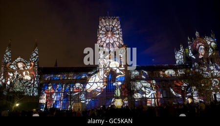 La cathédrale de Durham est illuminée pendant le festival Lumiere. Banque D'Images