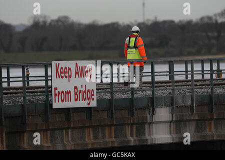 CIE Workmen au Viaduc ferroviaire de Malahide, Co. Dublin. Banque D'Images