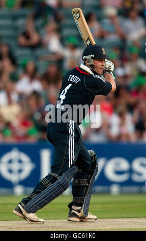 Jonathan Trott d'Angleterre pendant le match international de Twenty20 au terrain de cricket des Wanderers, Johannesburg, Afrique du Sud. Banque D'Images