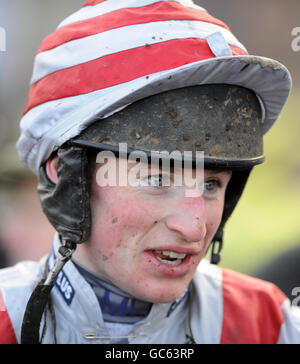 Jockey Tom O'Brien après la victoire sur Dream Alliance dans le National galloise de corail Banque D'Images