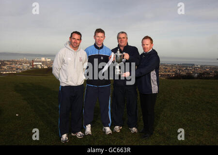 Rugby Union - Brewin Dolphin Schools Photocall - Carlton Hill.Michael Peacock, Myles Paterson, Fraser Gillies et Michael Crawley lors de la séance photo de Brewin Dolphin Schools à Carlton Hill, Édimbourg. Banque D'Images