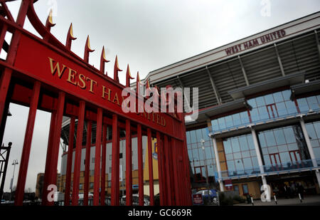 Vue générale sur les portes et l'entrée d'Upton Park, Londres. Banque D'Images