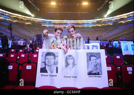 Jedward - John et Edward Grimes - aux répétitions pour demain soirs National Television Awards au 02 à Londres. Banque D'Images