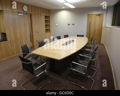 Vue générale d'une salle de jury lors du dévoilement des nouvelles cours de justice pénale, Parkgate Street, Dublin. Banque D'Images