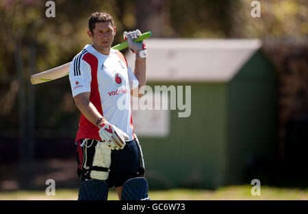 Tim Bresnan, en Angleterre, lors d'une session de filets au parc St George, Port Elizabeth, Afrique du Sud. Banque D'Images