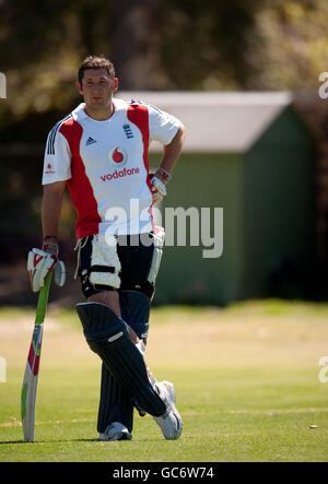 Cricket - session Angleterre nets - Parc St Georges.Le Tim Bresnan d'Angleterre attend pendant une session de filets au parc St George, Port Elizabeth, Afrique du Sud. Banque D'Images