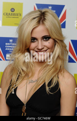 Pixie Lott arrive pour les British Comedy Awards 2009 aux studios de télévision de Londres. Banque D'Images