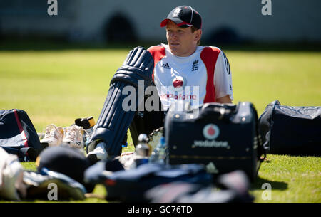 Eoin Morgan, en Angleterre, lors d'une session de filets au terrain de cricket de Newlands, au Cap, en Afrique du Sud. Banque D'Images