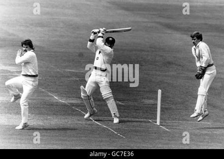 Cricket - Northamptonshire v l'assurance britannique Essex County Championship 1985 -Sol, Northampton Comté Lieu Banque D'Images