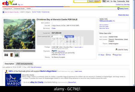 Capture d'écran prise d'eBay des sites de vente aux enchères pour l'utilisation du château de Warwick dans le Warwickshire le jour de Noël. Banque D'Images