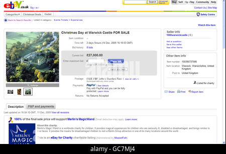 Capture d'écran prise d'eBay des sites de vente aux enchères pour l'utilisation du château de Warwick dans le Warwickshire le jour de Noël. Banque D'Images