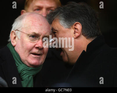 John Reid, président du Celtic (à gauche), et Peter Lawell, chef de la direction, lors du match de la Clydesdale Bank Scottish Premier League à Fir Park, Motherwell. Banque D'Images