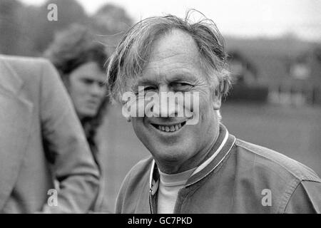 Joe Mercer, directeur de la garde d'enfants en Angleterre, au stade de la Banque d'Angleterre, à Roehampton, où l'équipe de football d'Angleterre s'est formée. Banque D'Images