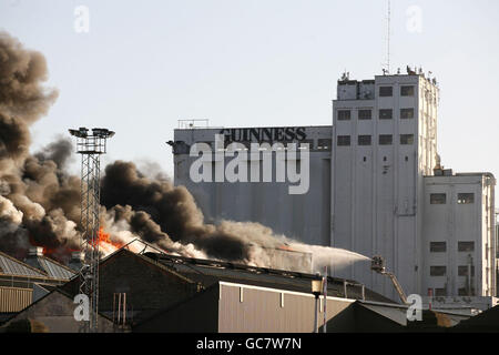 Incendie de l'usine Guinness Banque D'Images