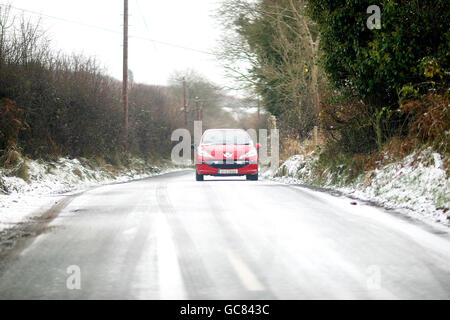 Les routes glaciales dangereuses près de Sally Gap dans le comté de Wicklow aujourd'hui alors que les températures devaient chuter à moins cinq degrés en fin de semaine Banque D'Images