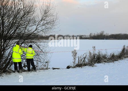 Vue générale du Watermead Country Park à Thurmaston, Leicester, où deux frères sont morts la nuit dernière après avoir traversé un lac gelé. Banque D'Images