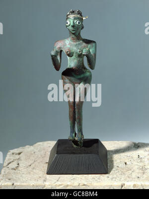 Beaux-arts, antiquité, sumérienne, sculpture, statue d'une déesse, cuivre, mari, 2645 - 2460 avant J.-C., Musée National de Damas, Banque D'Images
