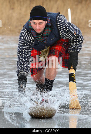 Curling au lac de Menteith Banque D'Images