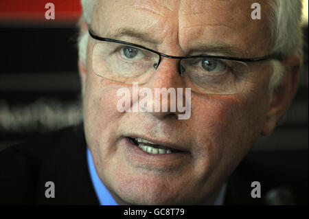 Président de la World Professional Billiards and Snooker Association Barry Hearn lors d'une conférence de presse lors du Masters à Wembley Arena, Londres. Banque D'Images