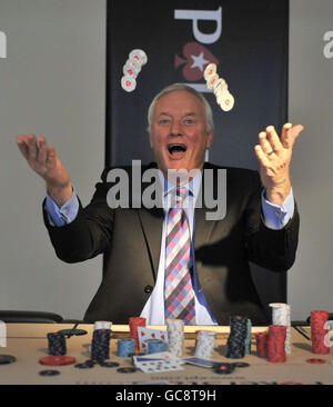 Barry Hearn dans un photocall pendant le Masters à Wembley Arena, Londres. Banque D'Images
