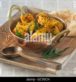 Aloo Gobi. La pomme de terre et chou-fleur curry épicé. L'alimentation de l'Inde Banque D'Images