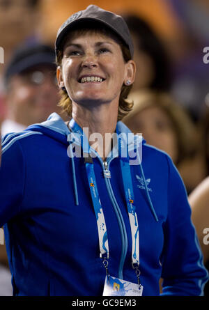 Jusy Murray, la mère de la Grande-Bretagne, le regarde en action Rafael Nadal, l'Espagne, lors de l'Open d'Australie au Melbourne Park à Melbourne Park, Melbourne. Banque D'Images