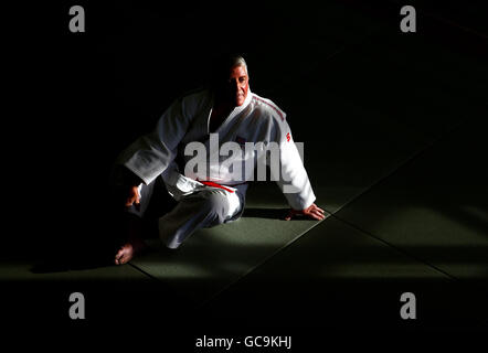 Le retraité de Judo rejoint les maîtres japonais.George Kerr, 72 ans, d'Édimbourg, qui a reçu le statut de '10ème daN' à judo, au Junior Judo Club à Édimbourg. Banque D'Images