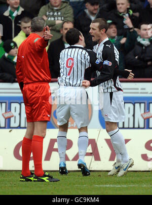 Andy Kirk, de Dunfermline, célèbre le deuxième but du match de la coupe d'Écosse lors du cinquième tour à East End Park, Dunfermline. Banque D'Images