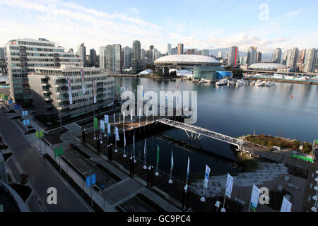 Une vue générale sur False Creek Bay avec le stade BC place au loin. Banque D'Images