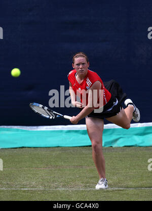 Tennis - AEGON Classic - quatrième jour - Prieuré d'Edgbaston.Naomi Cavaday en Grande-Bretagne contre Stefanie Voegele en Suisse Banque D'Images